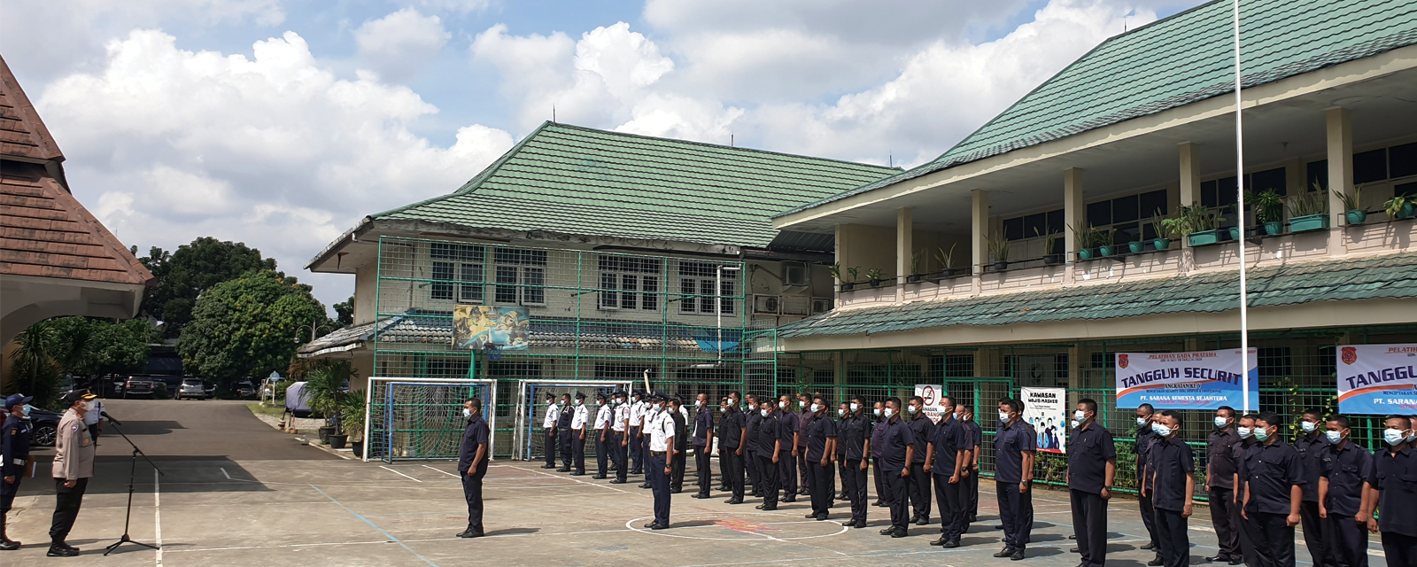 Lapangan Terbuka Untuk Pelatihan dan Kegiatan Lain